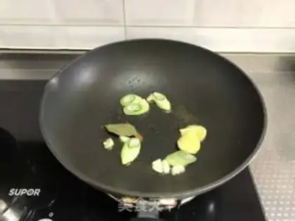 Make Yellow chicken step 3