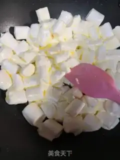 Make Peanut pecan raisins step 1