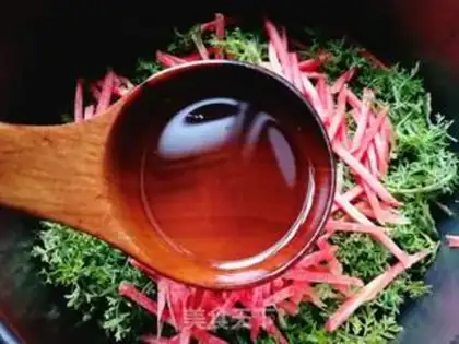 Make Mimi artemisinin carrots, double steam step 3