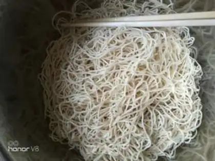 Make Henan halon noodles step 0