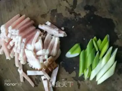 Make Henan halon noodles step 1