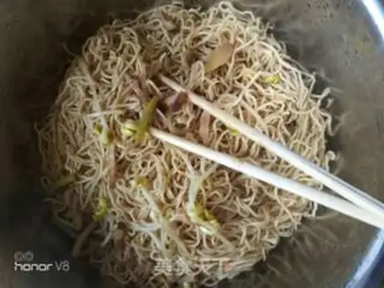 Make Henan halon noodles step 4