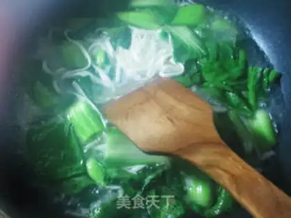 Make Crab-coated cranberry noodles step 3