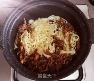 Make Kyo-tae meat noodles step 2