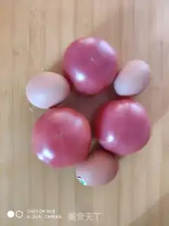 Make Tomato fried eggs step 0