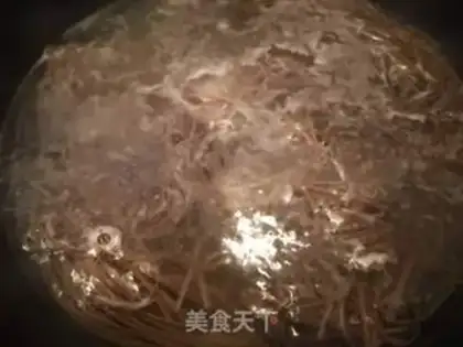 Make cucumber fried oatmeal noodles step 5