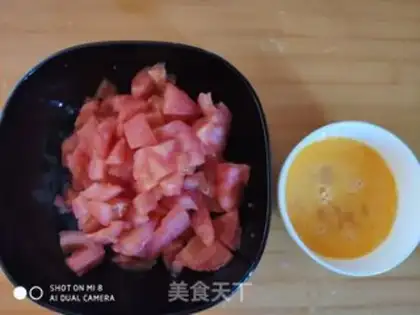 Make Tomato fried eggs step 2