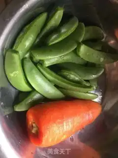 Make Fresh lilies for sweet fried step 0