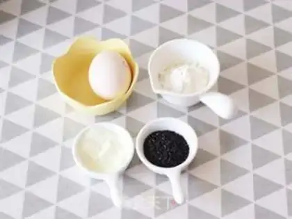 Make Milk, black and sesame egg rolls step 0