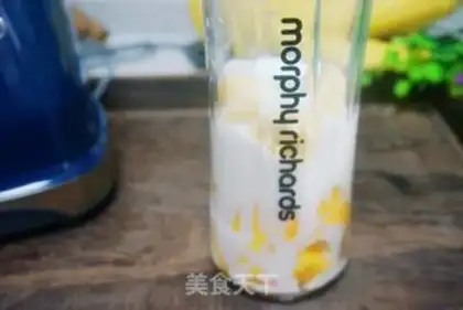 Make Mango milkshake step 2