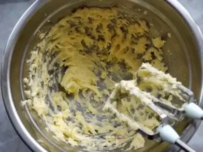 Make Chip peanut cookies step 4