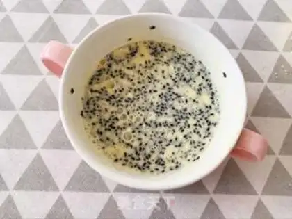 Make Milk, black and sesame egg rolls step 5