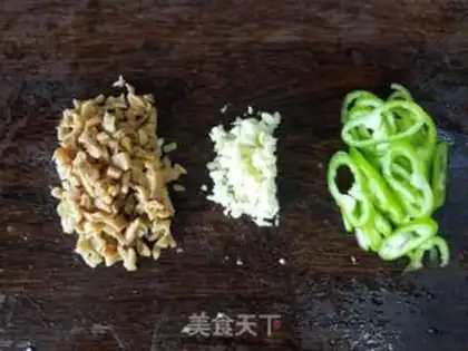 Make radish and green pepper and eggs step 1