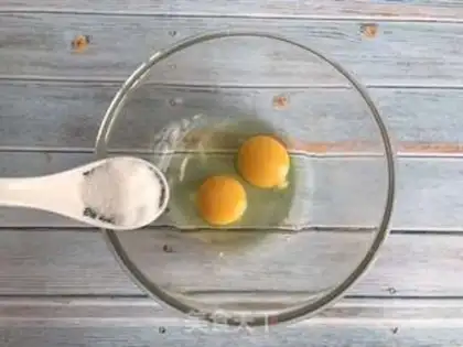 Make Creamless cream and eggs step 2