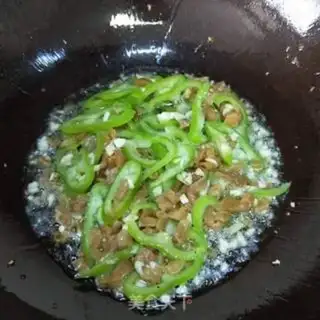 Make radish and green pepper and eggs step 6