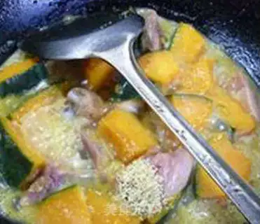 Make Pumpkin with chicken legs step 9