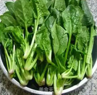 Make Shrimp fried spinach step 1