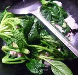 Make Shrimp fried spinach step 5