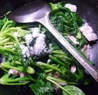 Make Shrimp fried spinach step 6