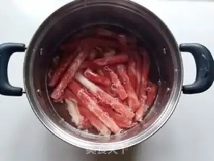 Make Gold-cracking mushroom tomato fat cow soup step 1