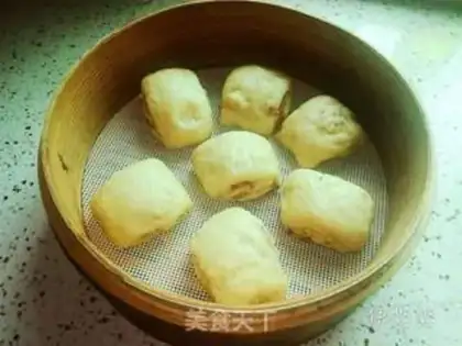 Make Sausage roll step 11