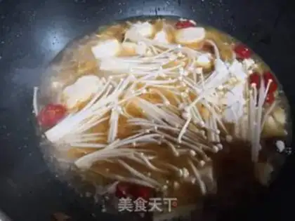 Make Sour tofu, gold and mushroom soup step 3
