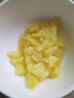 Make Pineapple pumpkin step 1