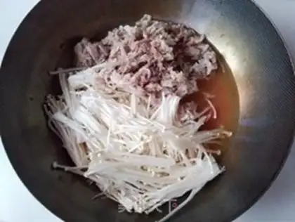 Make Gold-cracking mushroom tomato fat cow soup step 8