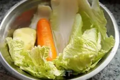 Make Cabbage carrot potato soup step 0