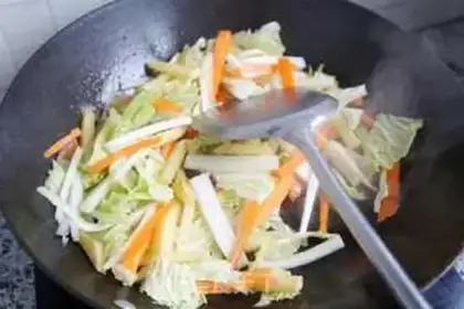 Make Cabbage carrot potato soup step 2