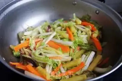 Make Cabbage carrot potato soup step 3