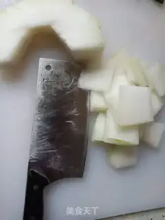 Make Salted melon seaweed soup step 0