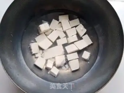 Make Tofu soup step 1