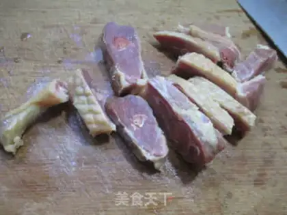 Make The sea laces boiled duck legs step 1