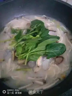 Make Korean clam soup noodles step 10