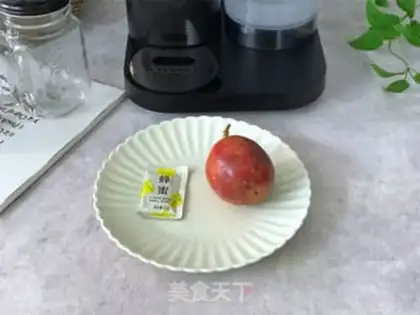 Make A bee of vanilla fruit step 0