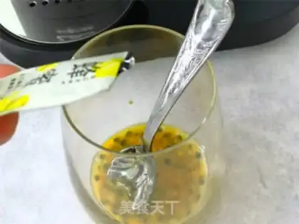 Make A bee of vanilla fruit step 2