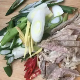 Make Onion fried lamb step 10