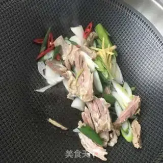Make Onion fried lamb step 12