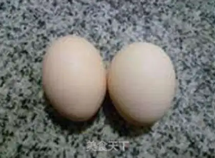 Make Snowbushroom fried eggs step 0