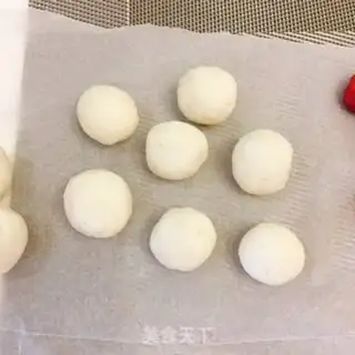 Make Strawberry Snowman step 1