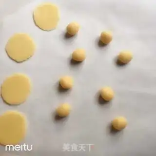 Make Strawberry Skin Puff step 1