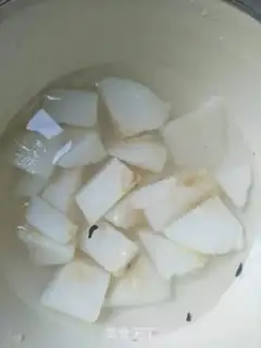 Make Silver ear soup step 1