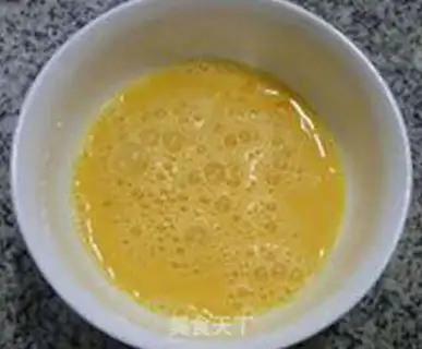 Make Roach and snow and fried eggs step 3