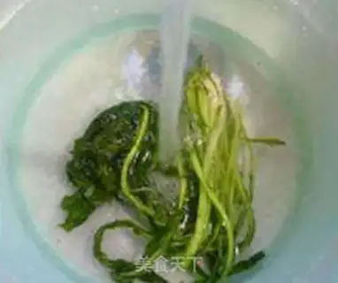 Make Roach and snow and fried eggs step 6
