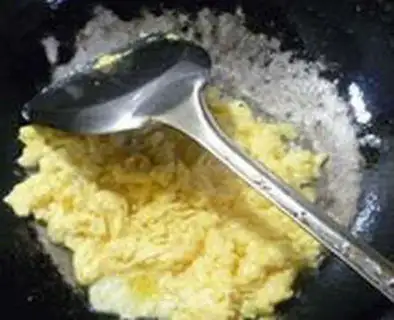 Make Roach and snow and fried eggs step 8