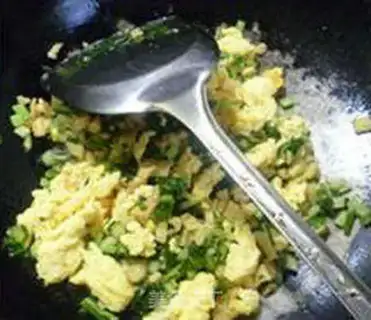 Make Roach and snow and fried eggs step 10