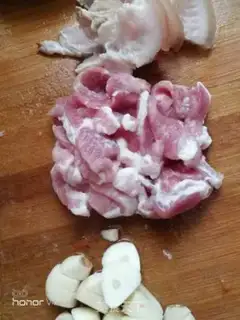 Make Carrot, veal of meat step 0