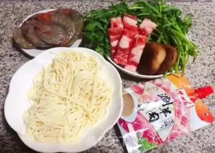 Make Weed pasta for shrimp step 0