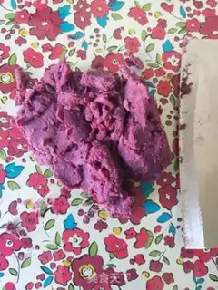 Make Two-coloured buns step 0